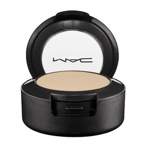 MAC Studio Finish Concealer SPF 15